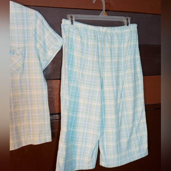 Cute Karen Neuburger small Feminine Short Sleeve top With Matching Capris - Picture 4 of 10